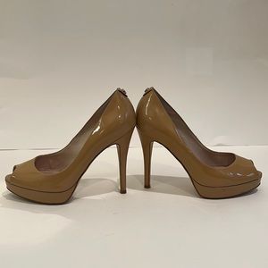 Michael Kors pumps!